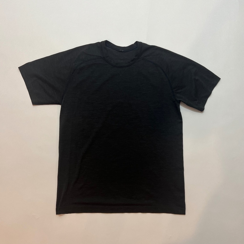 Lululemon - L - Black T-Shirt